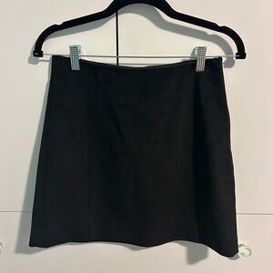 Aritzia Babaton Faux Suede A-Line Mini Skirt Size 6 Black